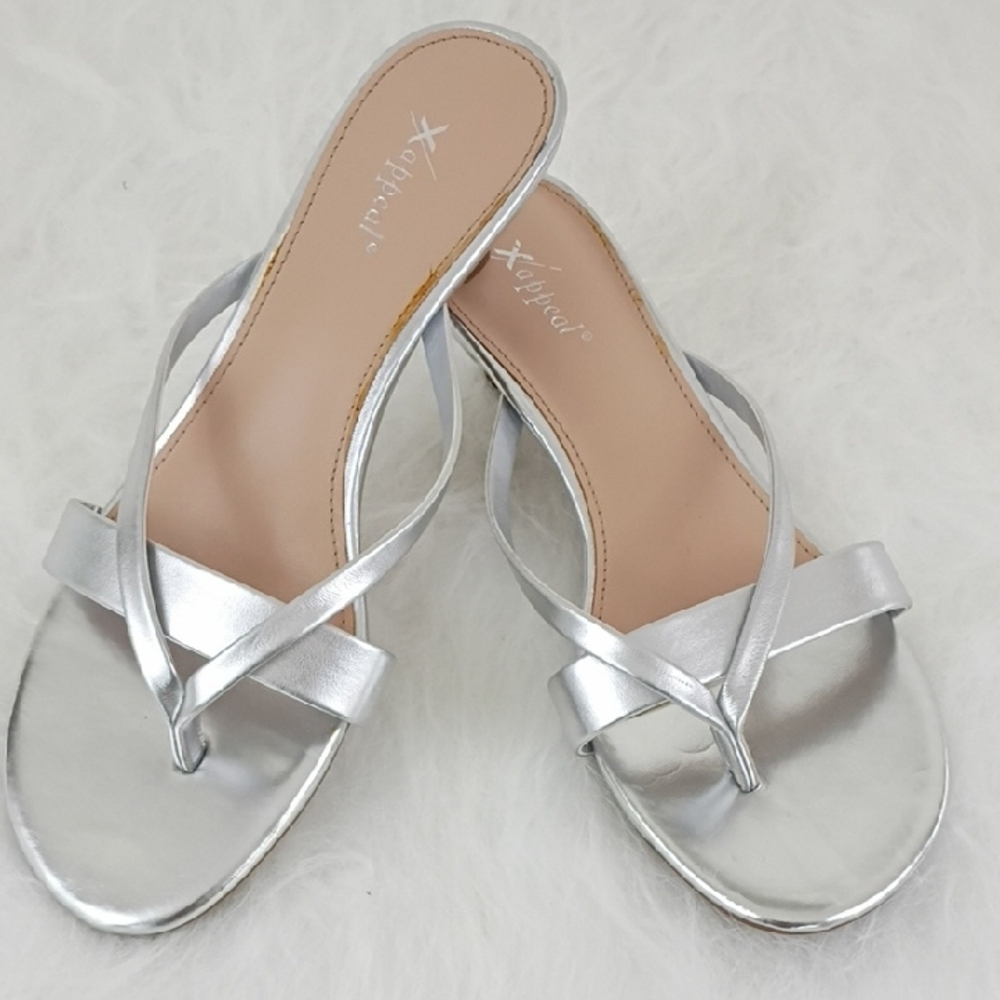 XAPPEAL Women's Avita - Low Heel Slip On Sandal Silver/Tan sz. 8